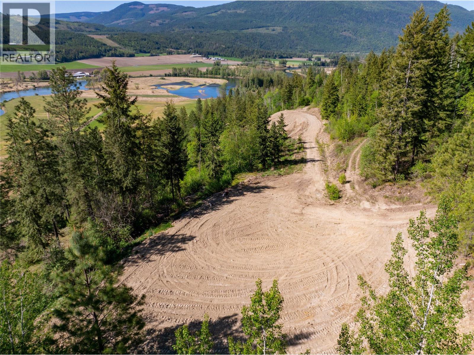 1471 Enderby Mabel Lake Road Property Photo 13