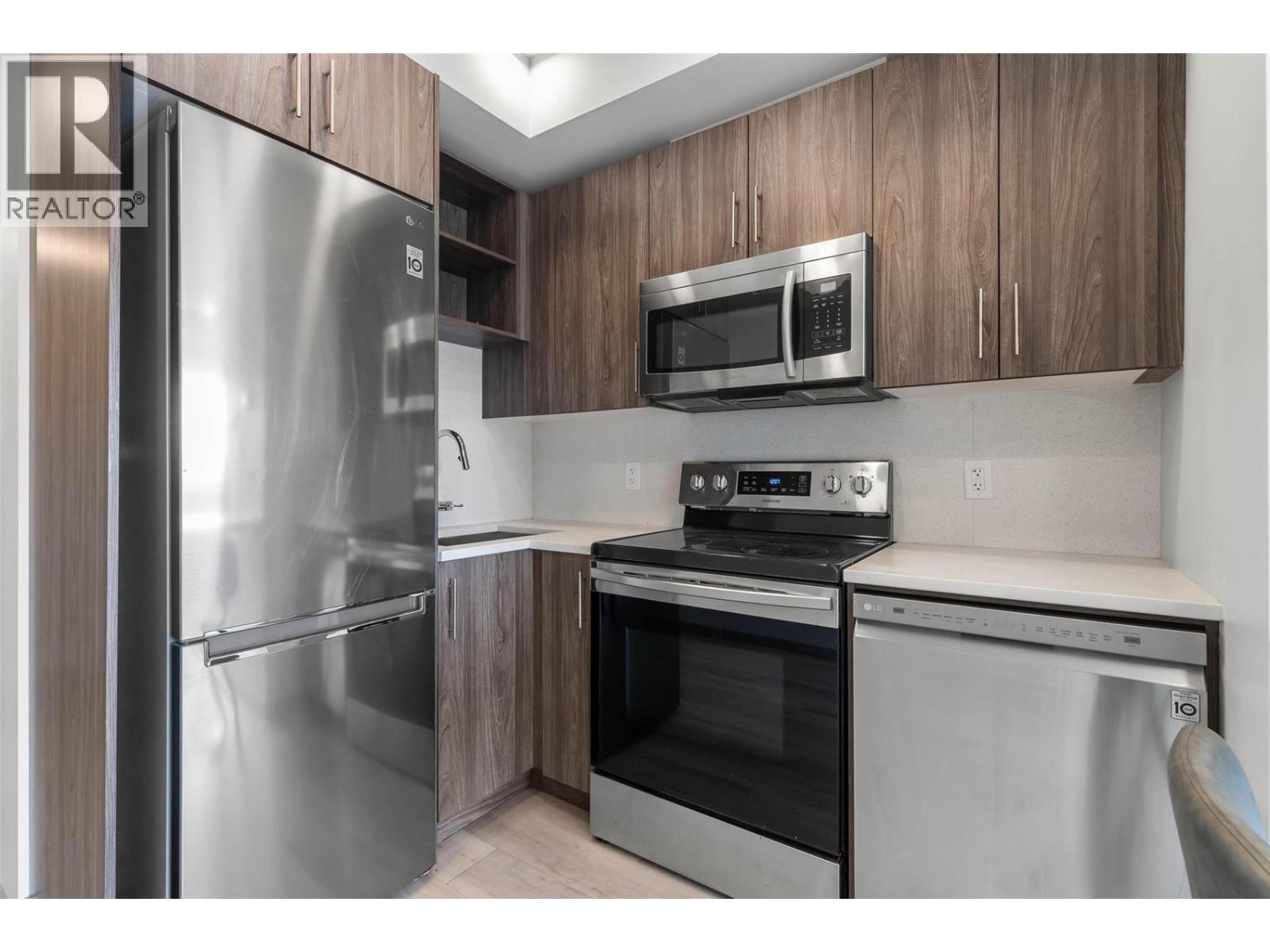 345 Dougall Road N Unit# 224 Property Photo 4