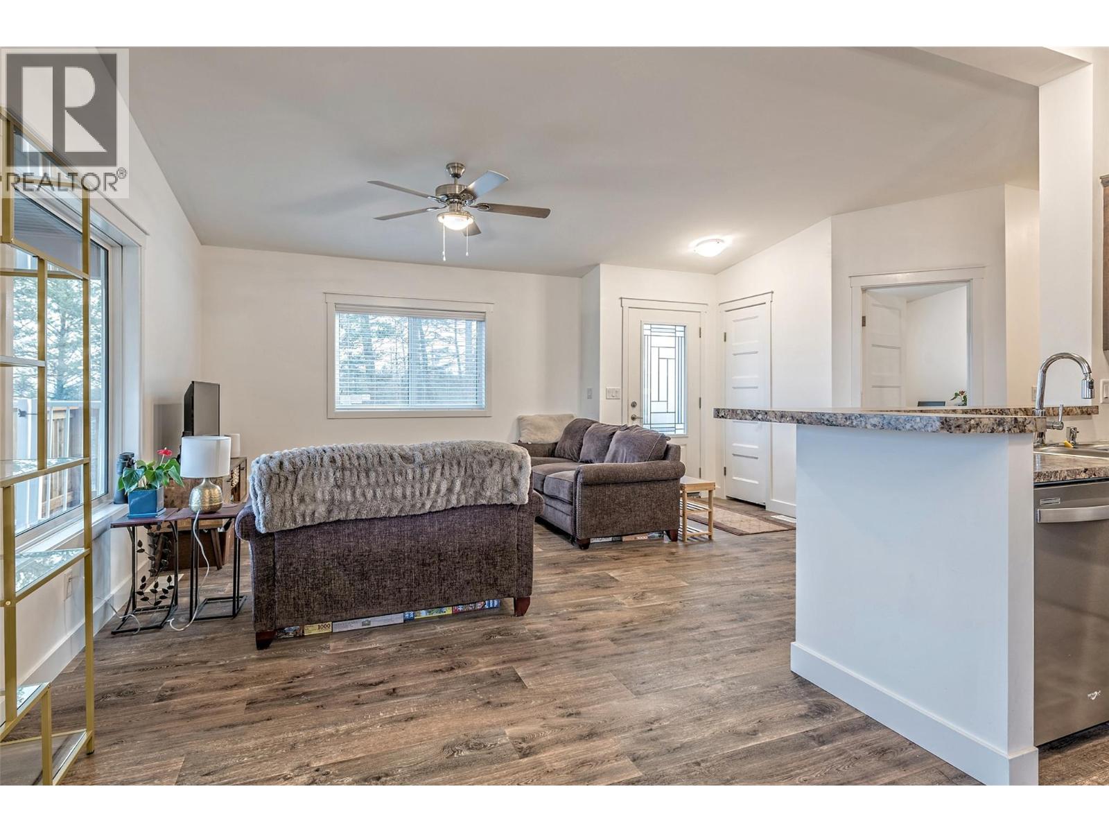 9369 Keithley Road Property Photo 4