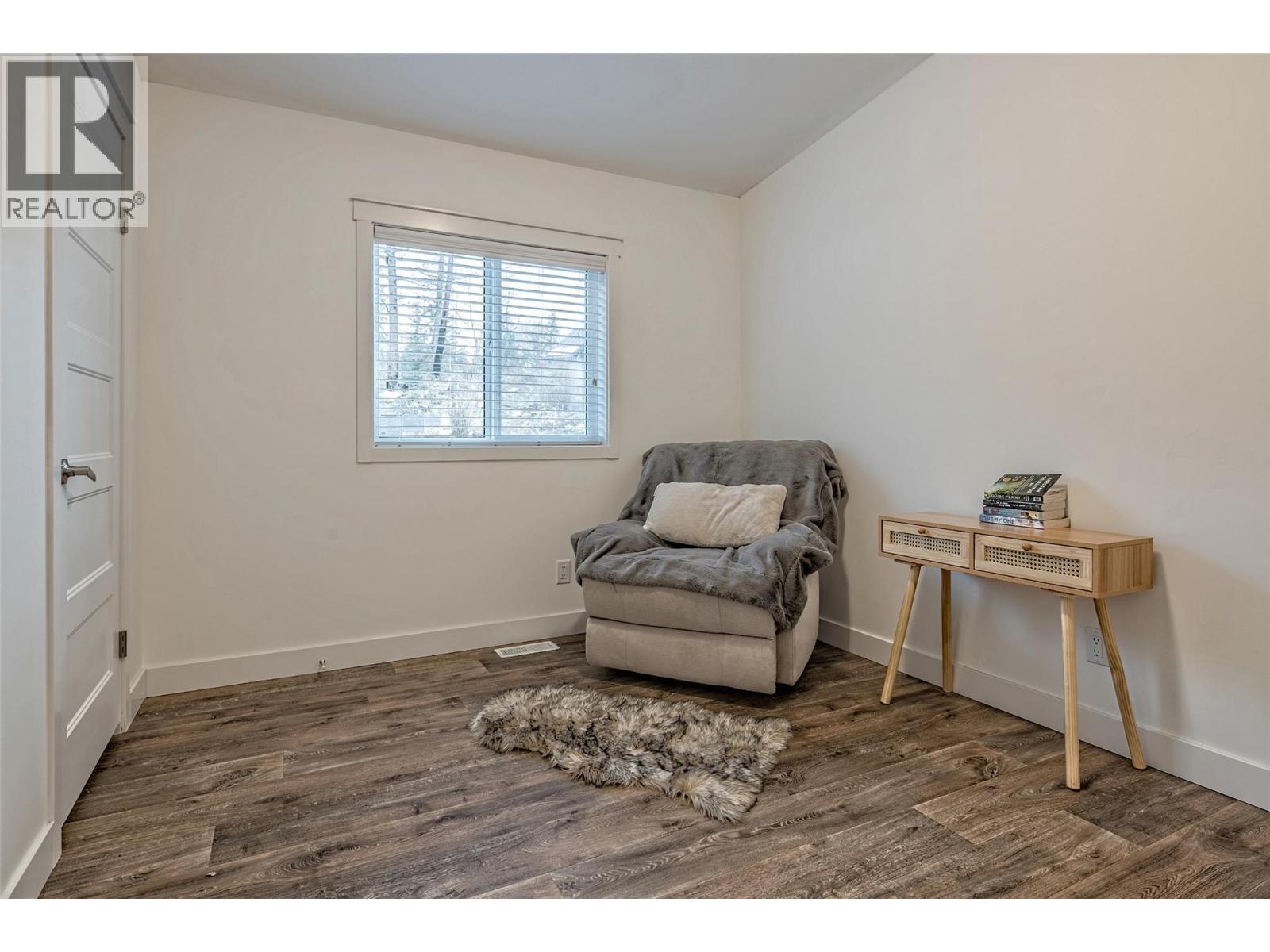 9369 Keithley Road Property Photo 14