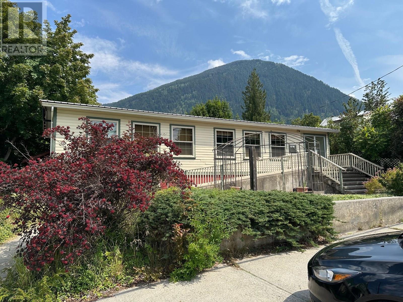 316 6th Avenue Property Photo 1