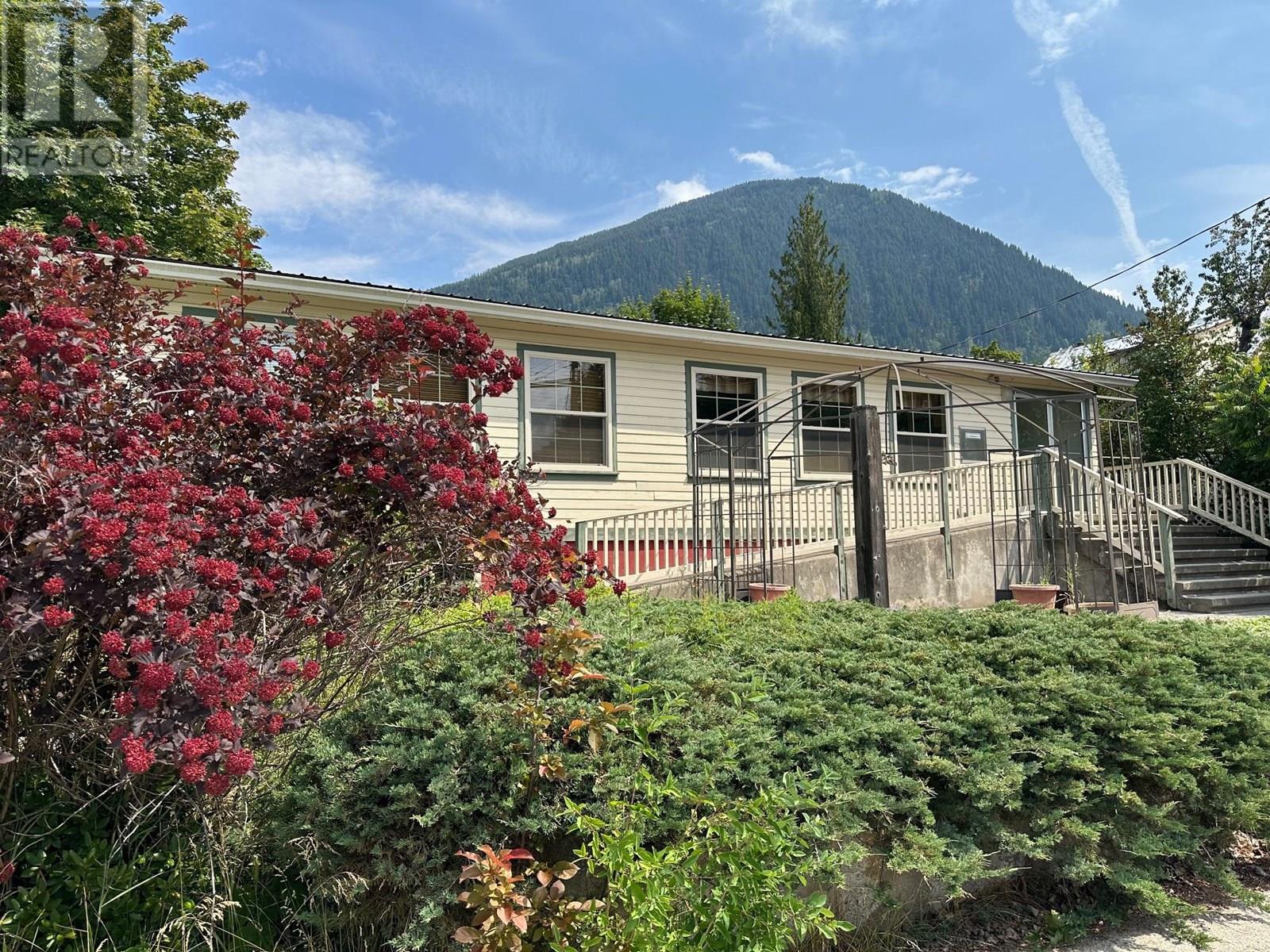 316 6th Avenue Property Photo 13