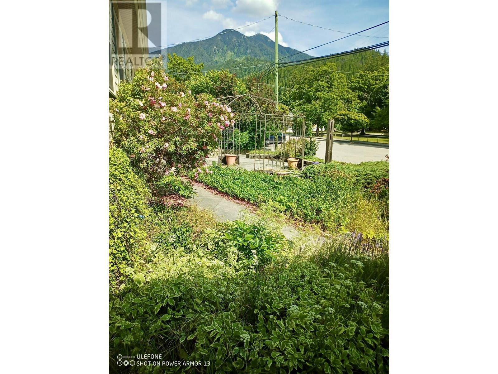 316 6th Avenue Property Photo 14