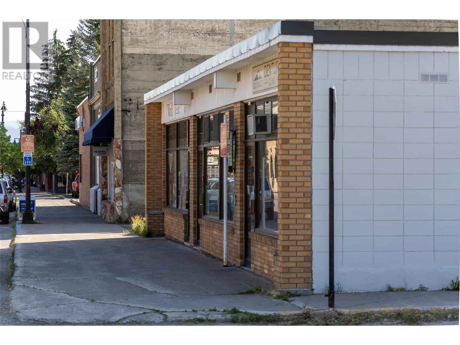 302 2nd Avenue Property Photo 2