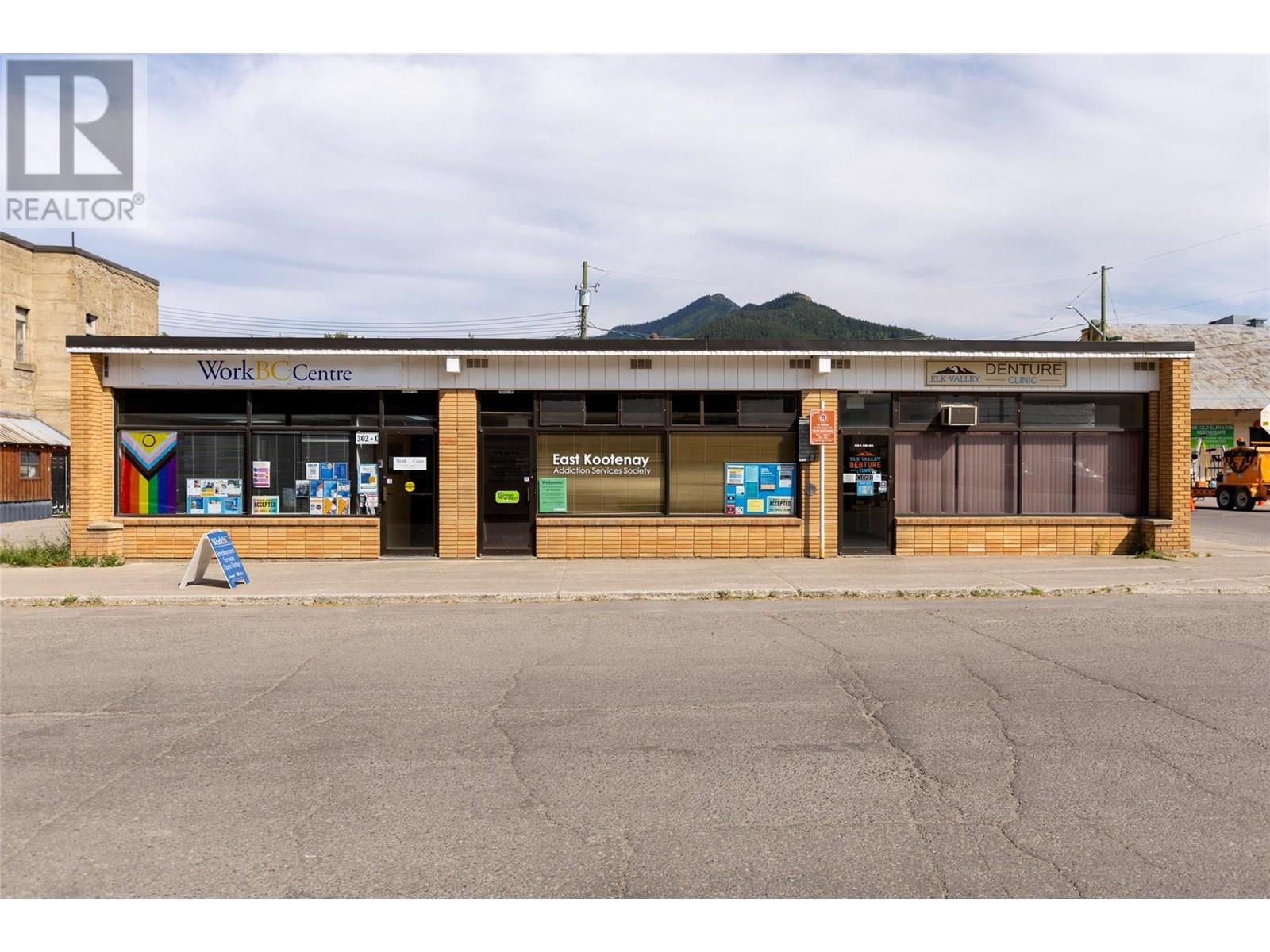 302 2nd Avenue Property Photo 3