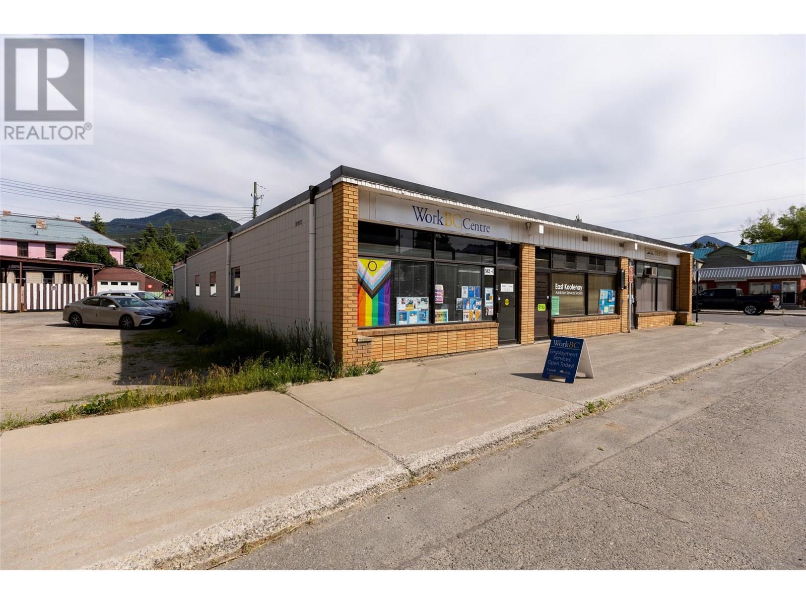 302 2nd Avenue Property Photo 5