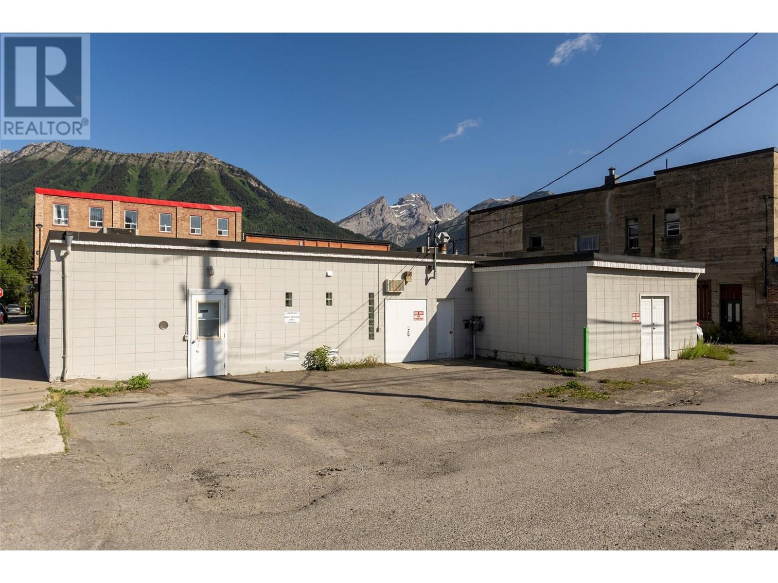 302 2nd Avenue Property Photo 7