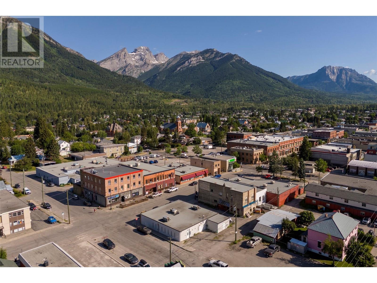 302 2nd Avenue Property Photo 11