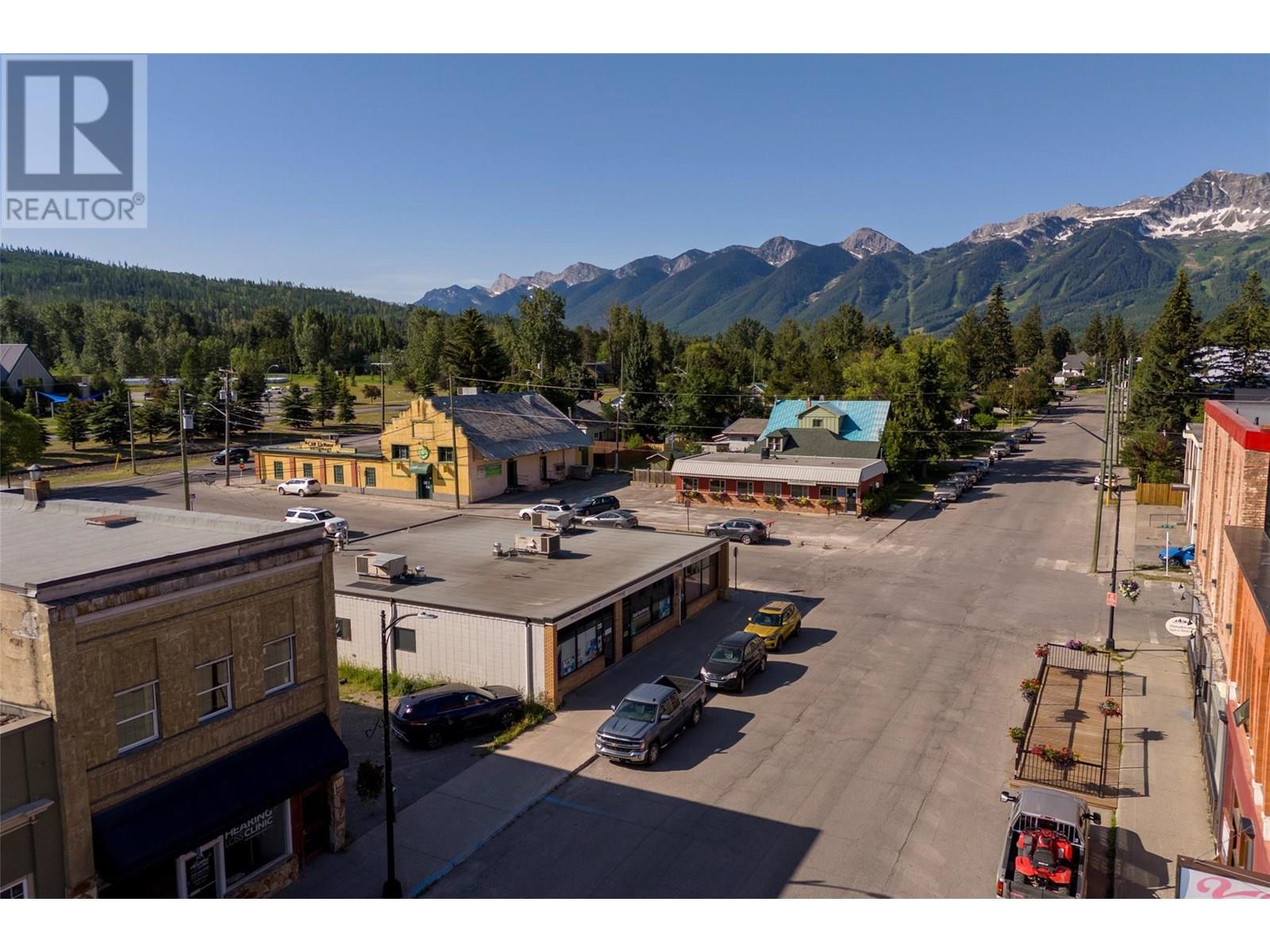 302 2nd Avenue Property Photo 19