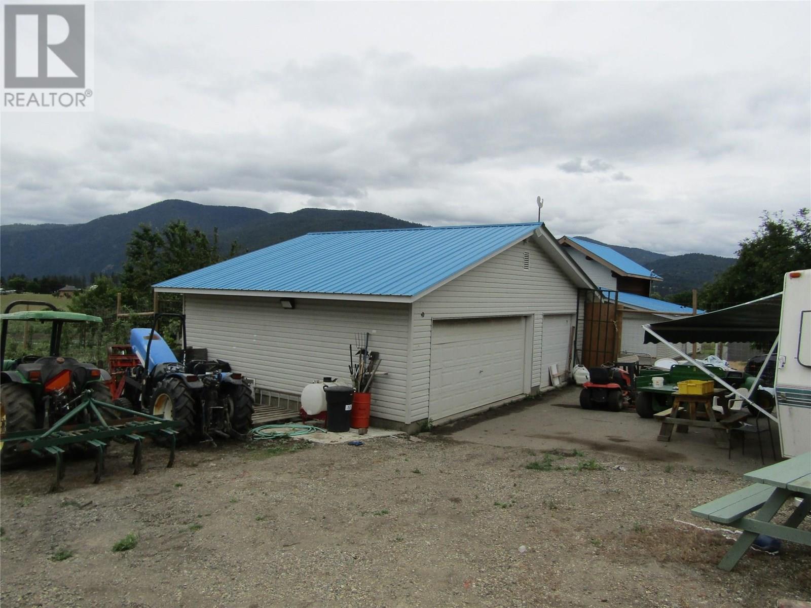 5940 Spencer Road Property Photo 1
