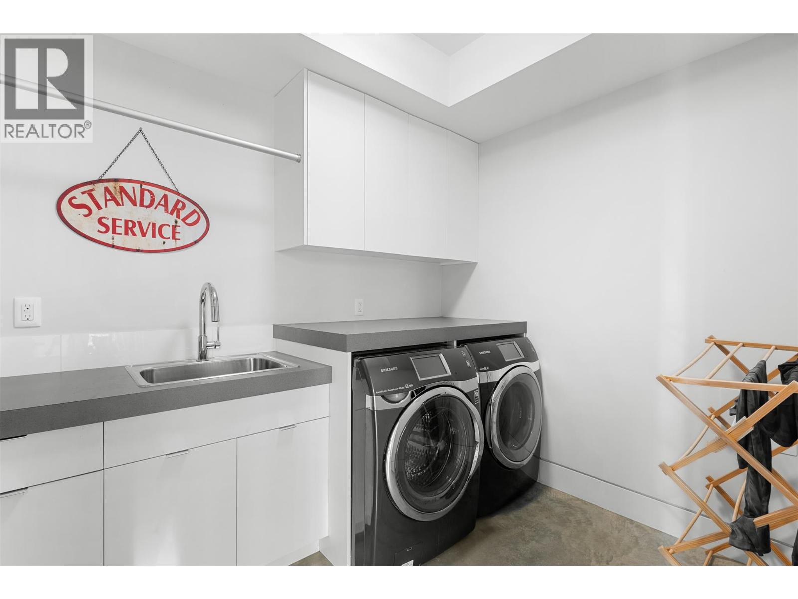 3194 Dunster Road Property Photo 55