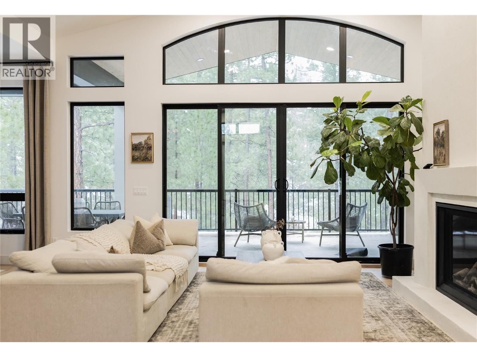 2690 Placer Place Property Photo 4