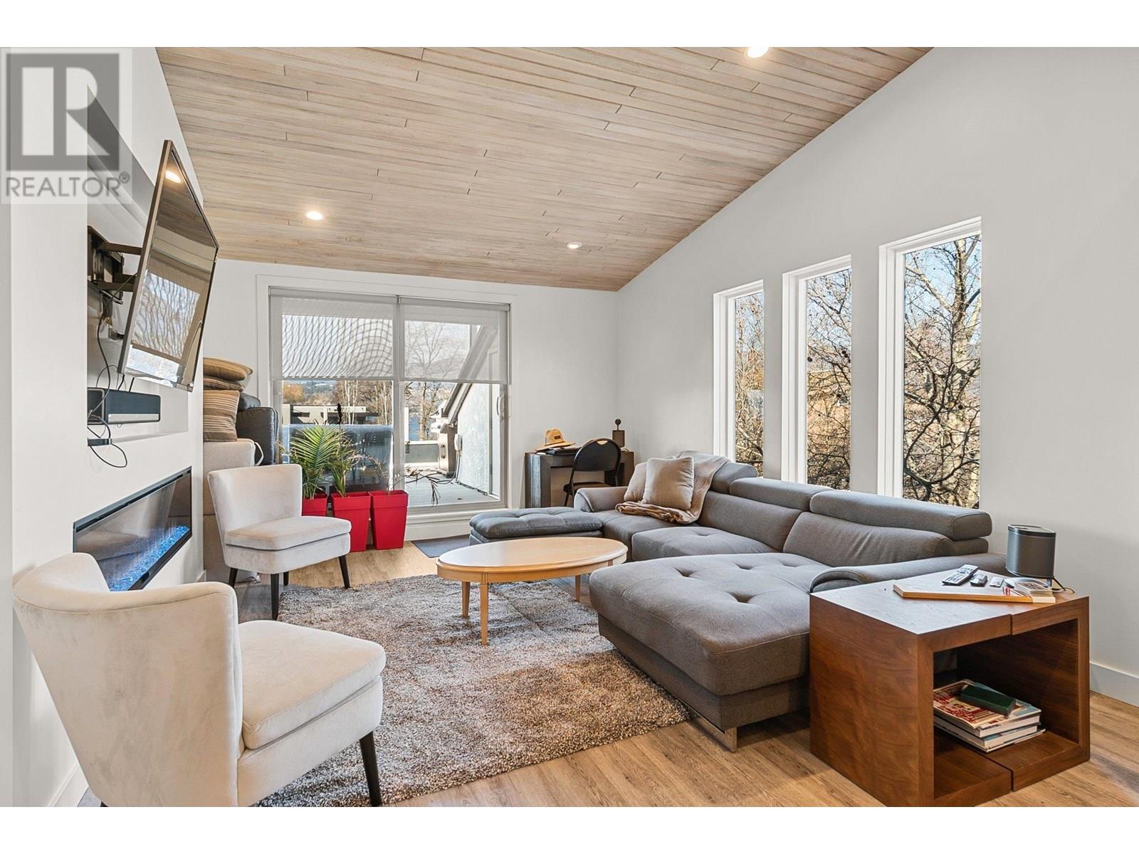 2900 Abbott Street #312 Property Photo 12