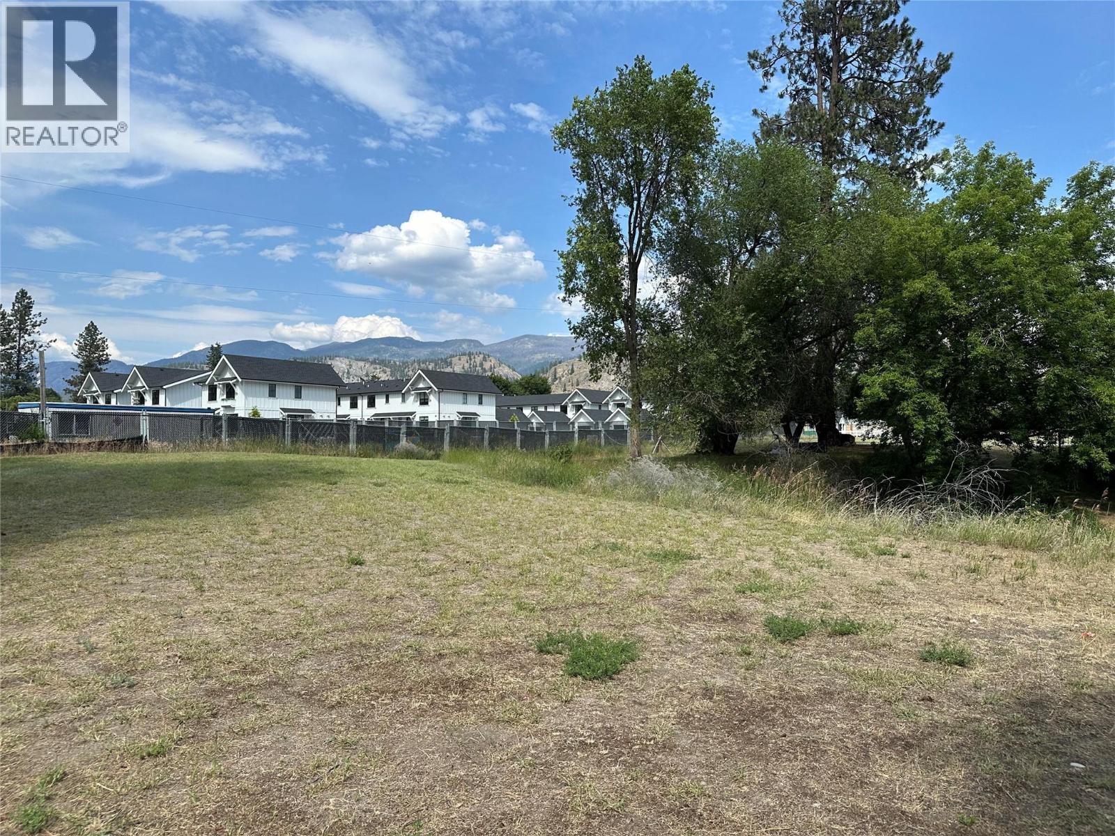 1348 Cedar Street Property Photo 9