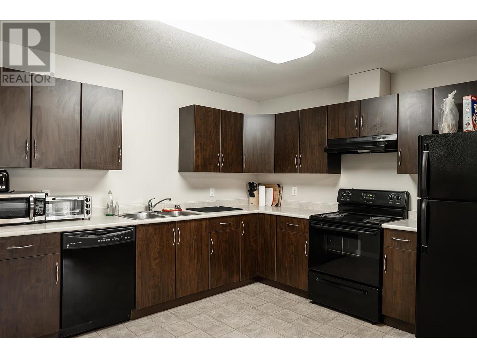 1481 Glenmore Road N Unit# 301 Property Photo 4