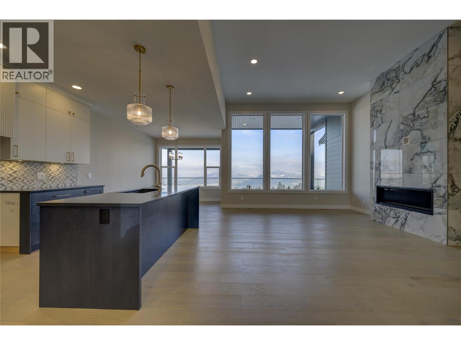 2138 Linfield Drive Property Photo 4