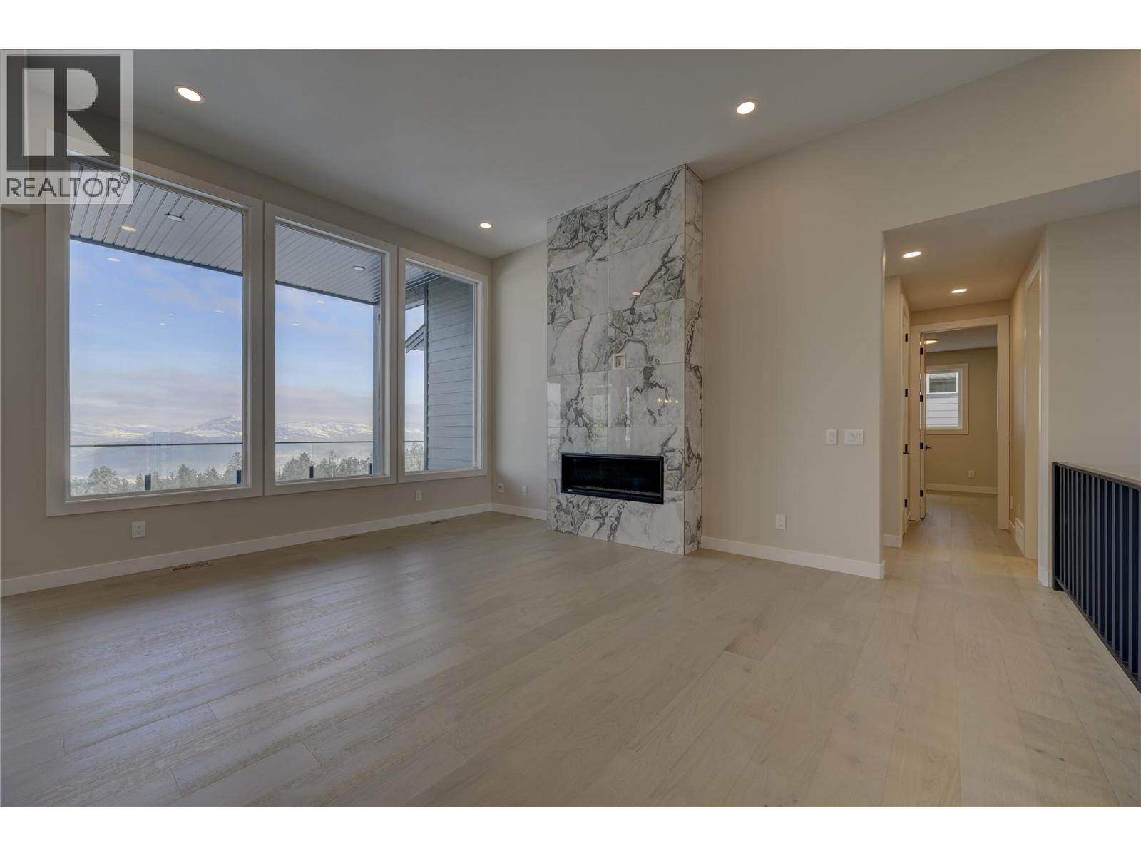 2138 Linfield Drive Property Photo 5