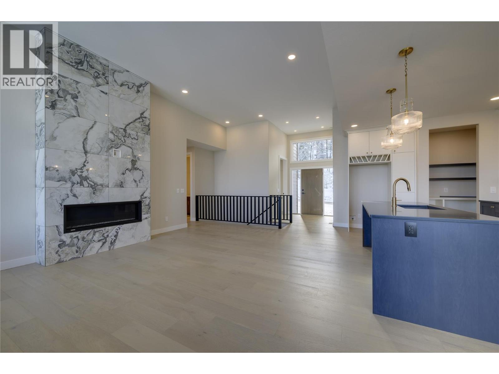 2138 Linfield Drive Property Photo 11