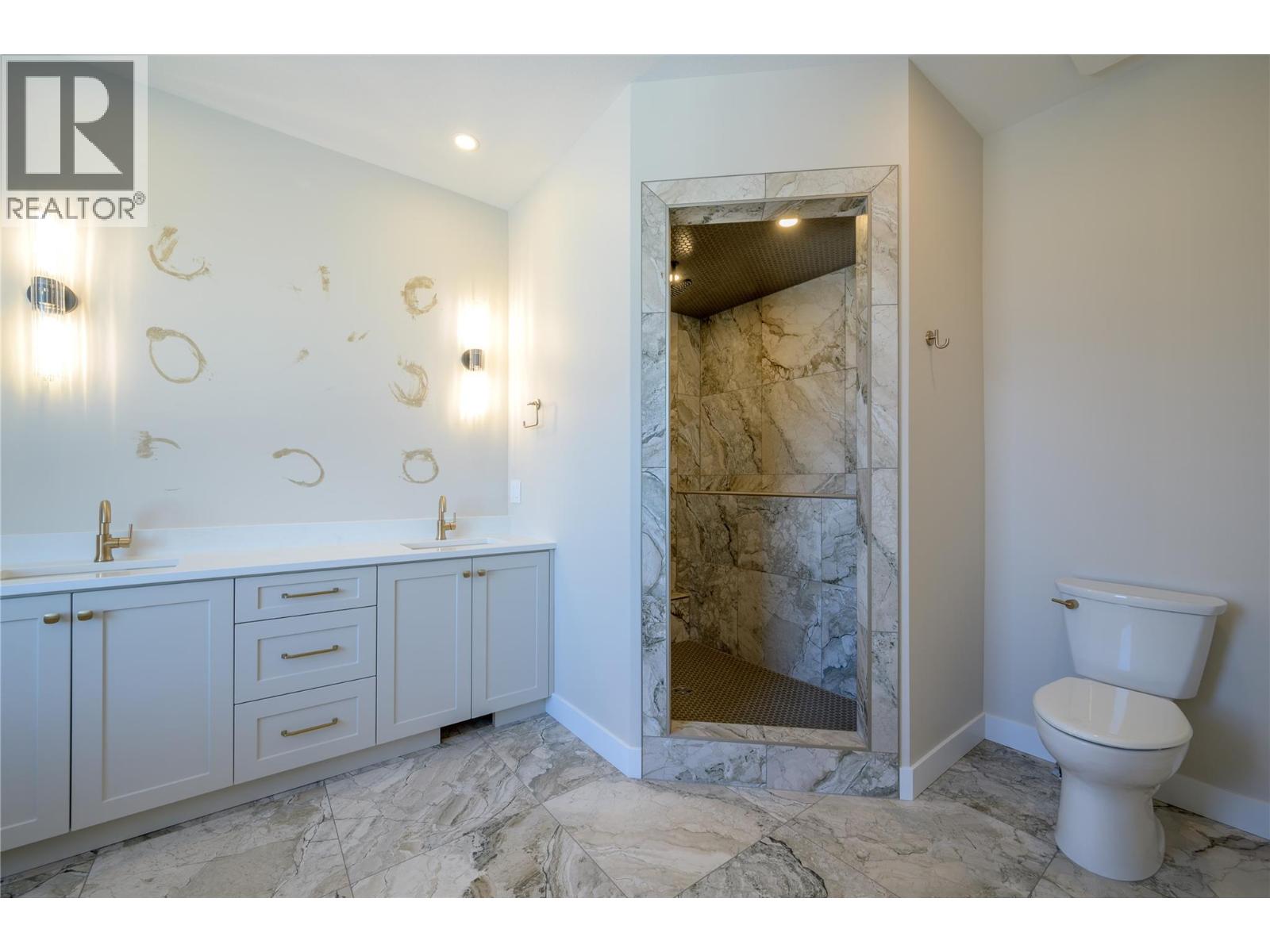 2138 Linfield Drive Property Photo 20