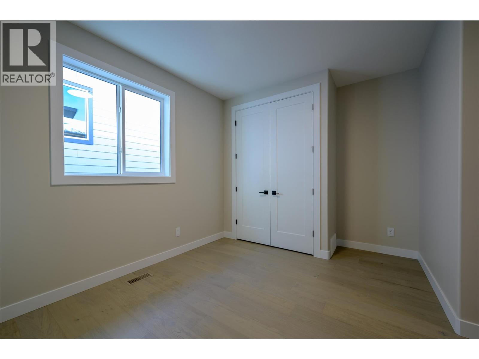 2138 Linfield Drive Property Photo 23