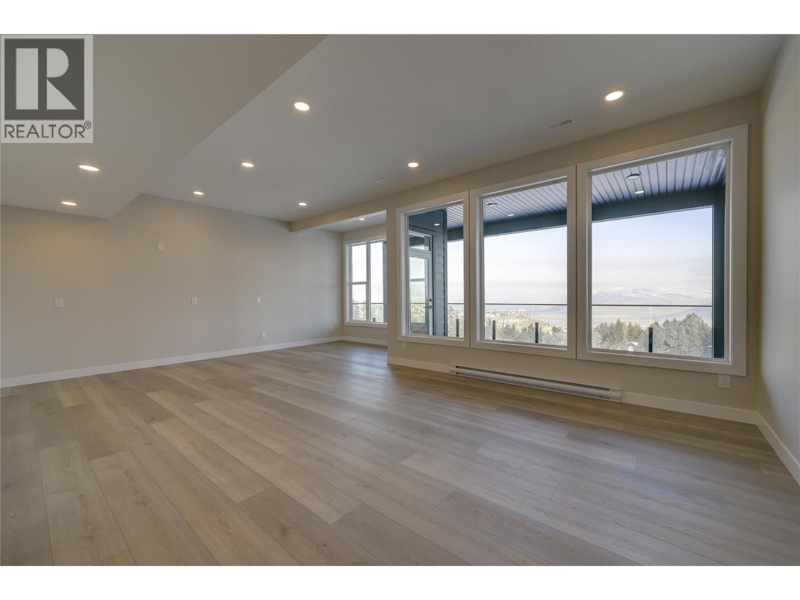 2138 Linfield Drive Property Photo 24