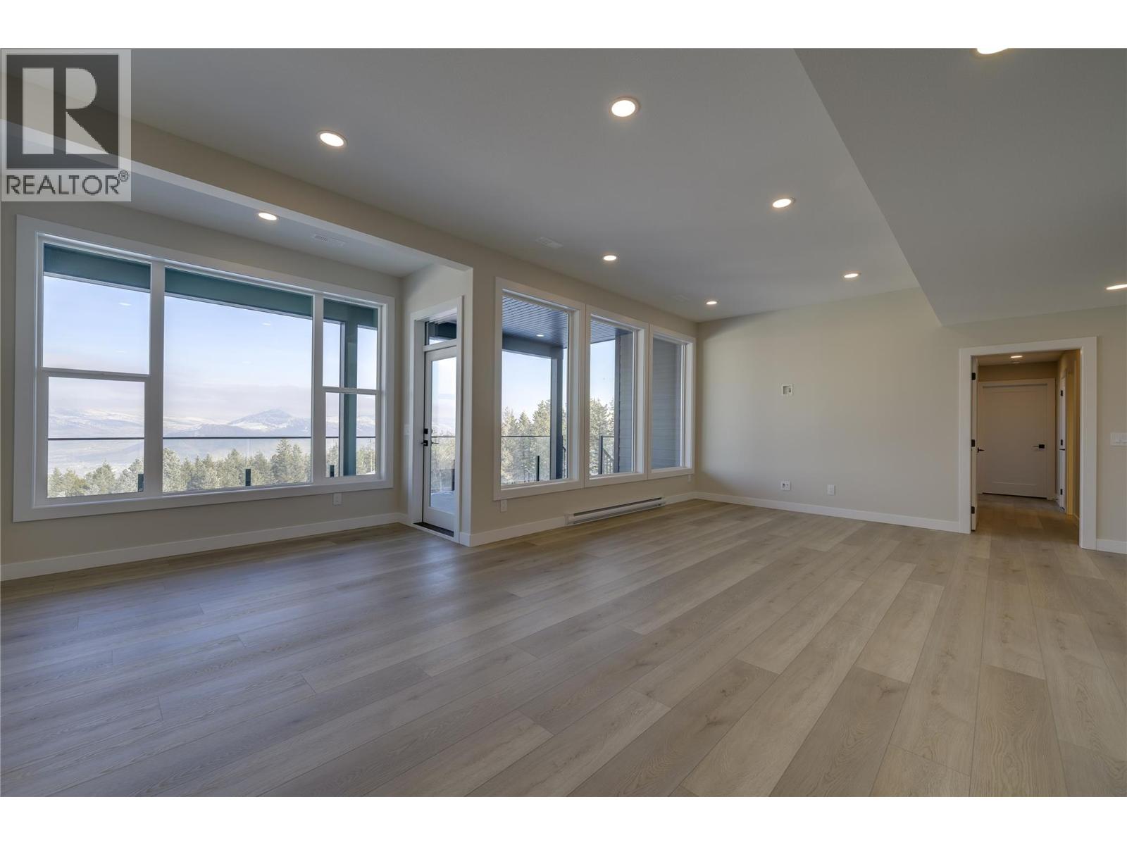 2138 Linfield Drive Property Photo 25