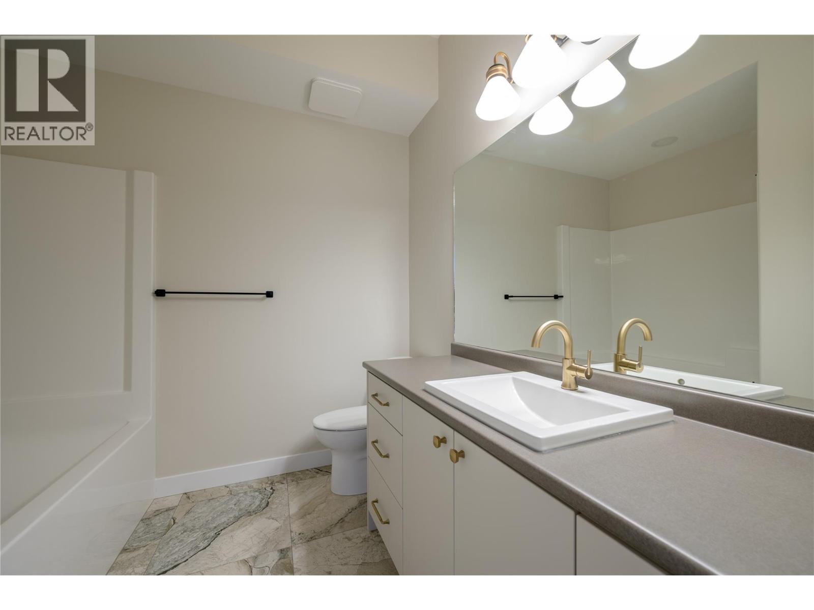 2138 Linfield Drive Property Photo 32