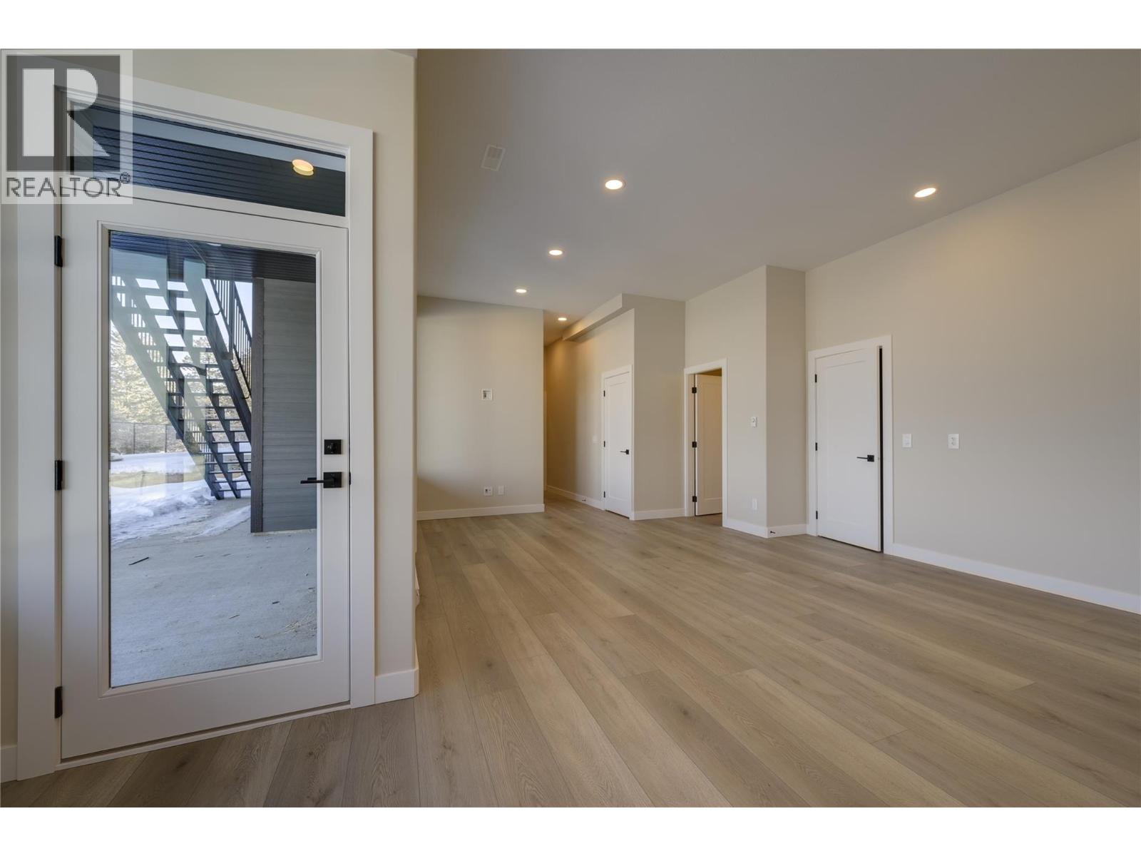 2138 Linfield Drive Property Photo 39