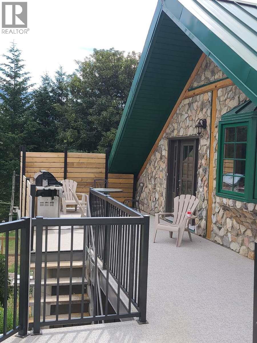 2626 Middle Bench Road Property Photo 4