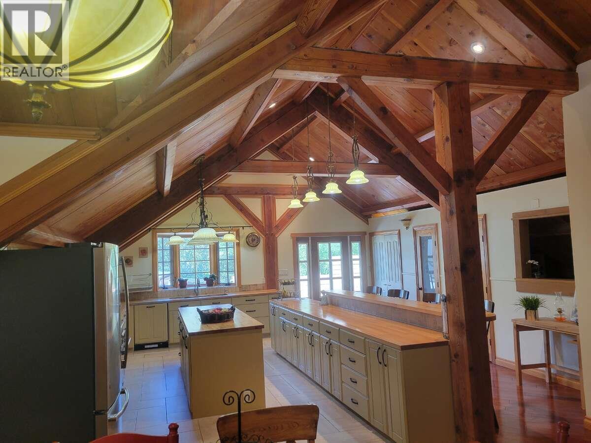 2626 Middle Bench Road Property Photo 9