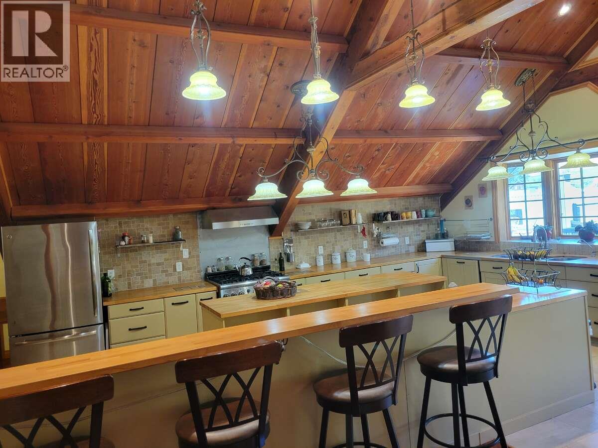 2626 Middle Bench Road Property Photo 11