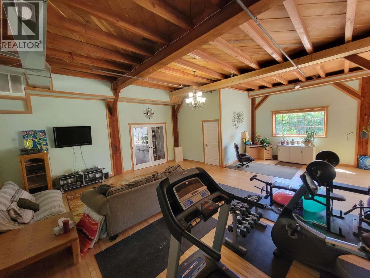 2626 Middle Bench Road Property Photo 32