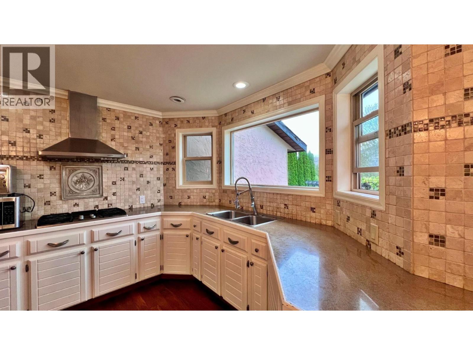 1973 Tranquille Road Property Photo 3