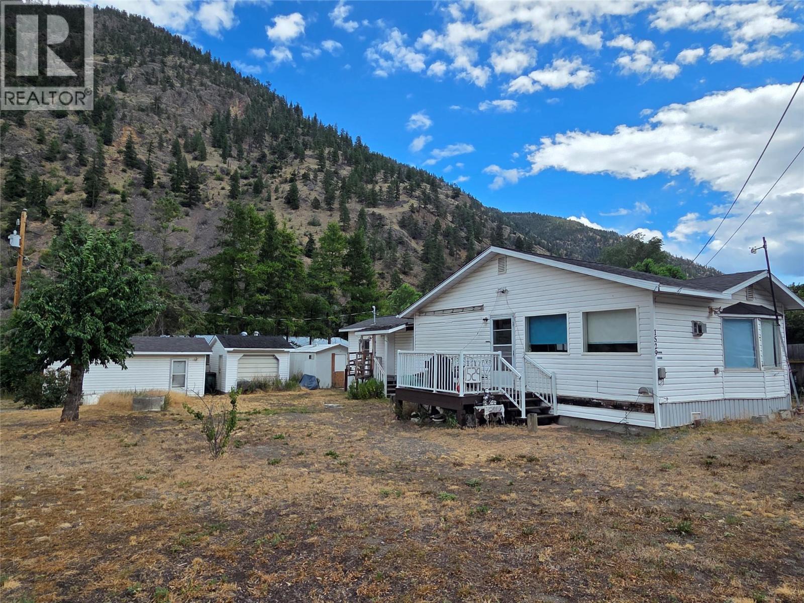 1529 Main Street Property Photo 1