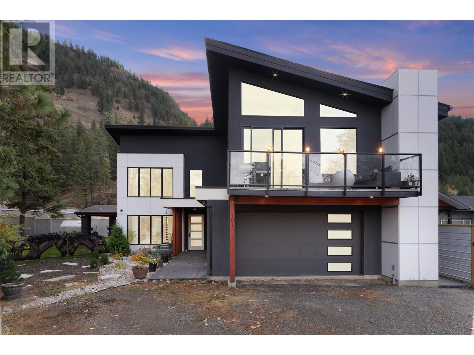 1015 Paquette Road