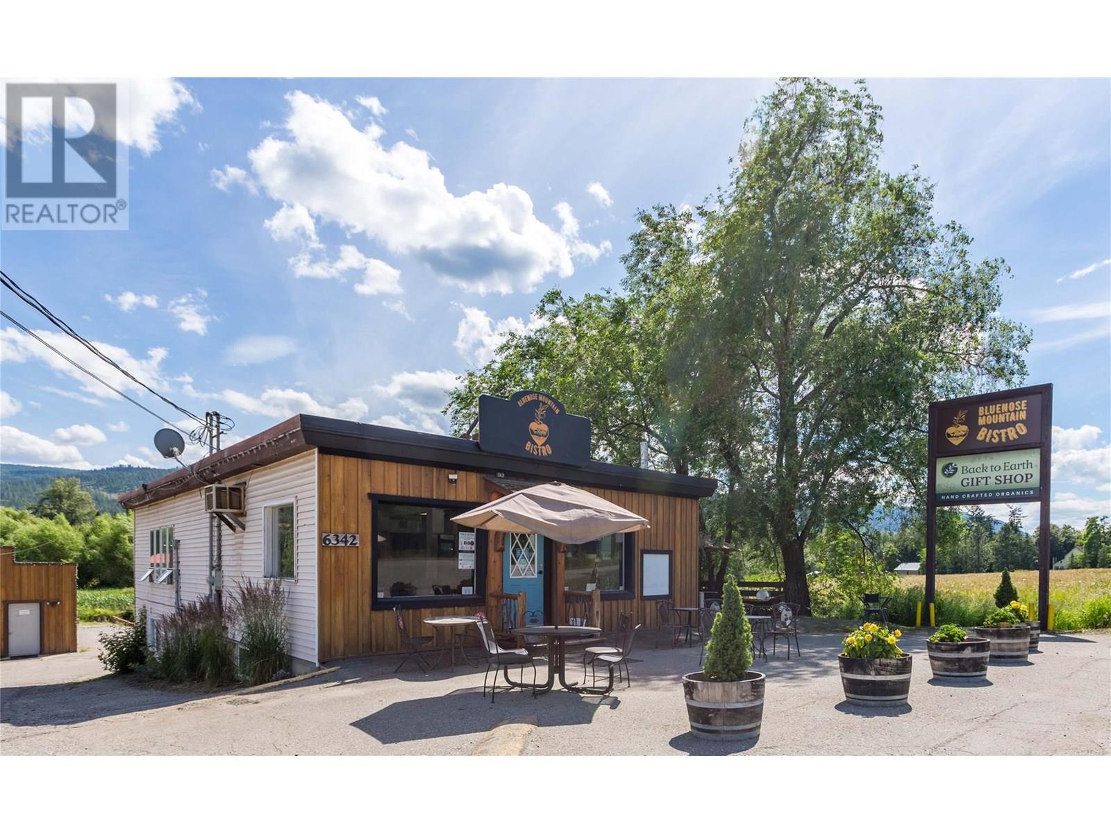 6342 6 Highway Property Photo 1