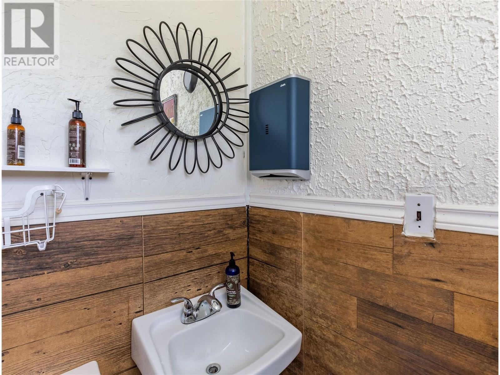 6342 6 Highway Property Photo 6