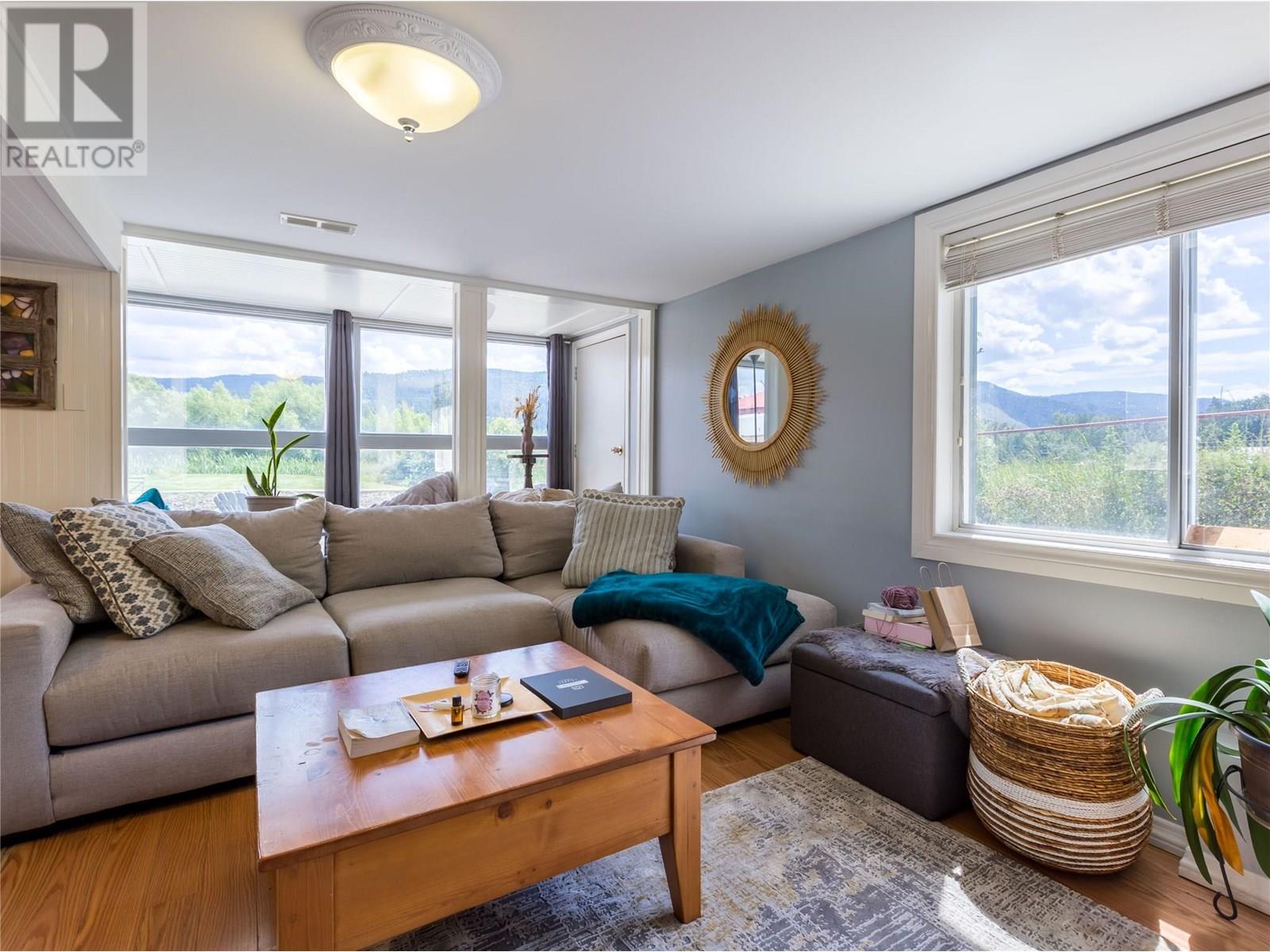 6342 6 Highway Property Photo 29