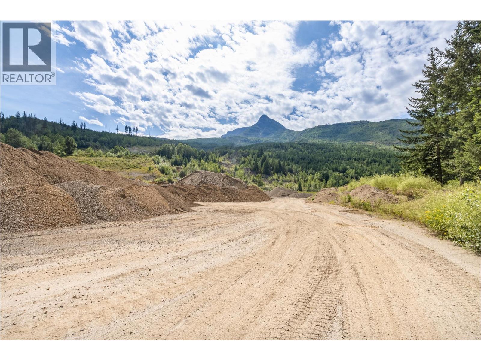 5100 45 Street Sw Property Photo 2