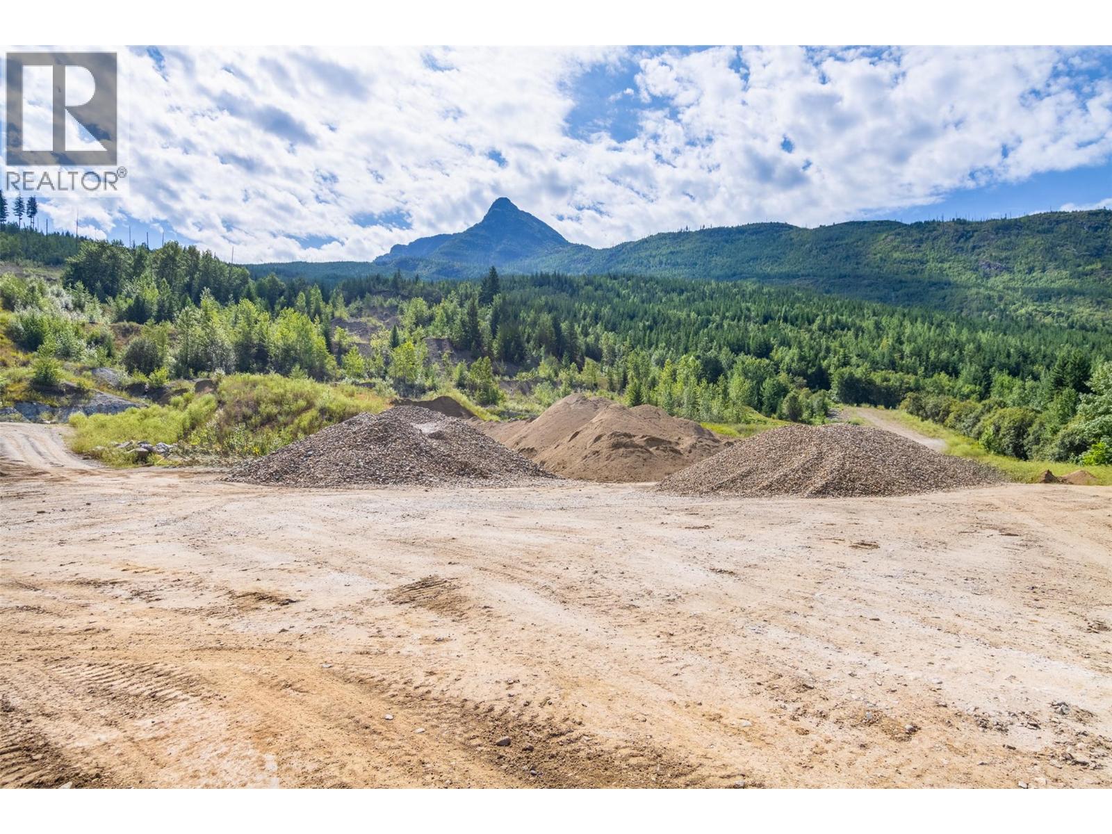 5100 45 Street Sw Property Photo 3