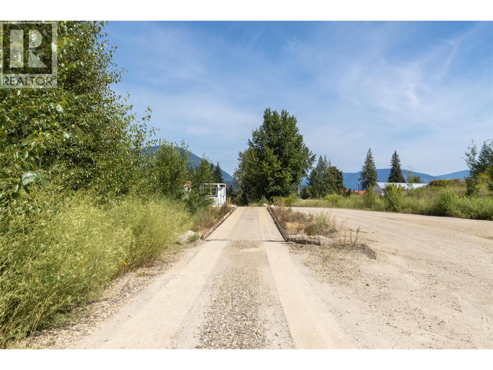 5100 45 Street Sw Property Photo 4