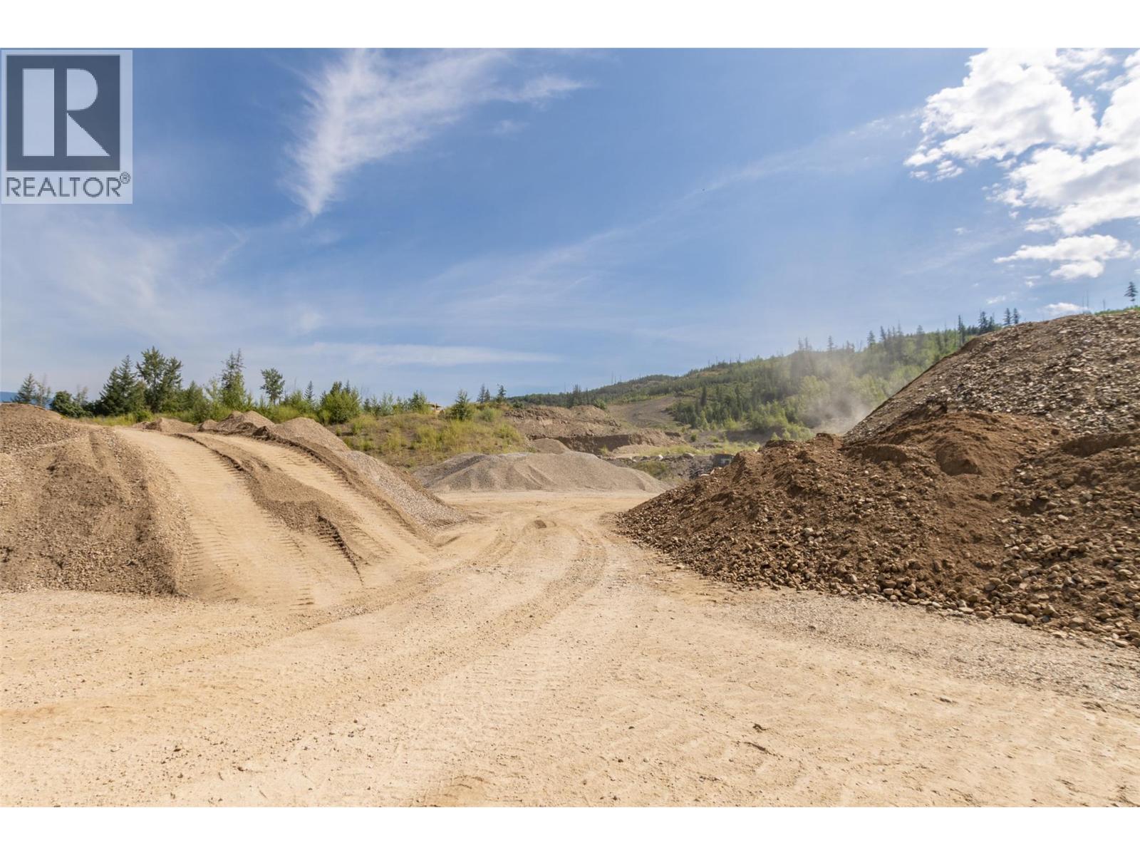 5100 45 Street Sw Property Photo 5