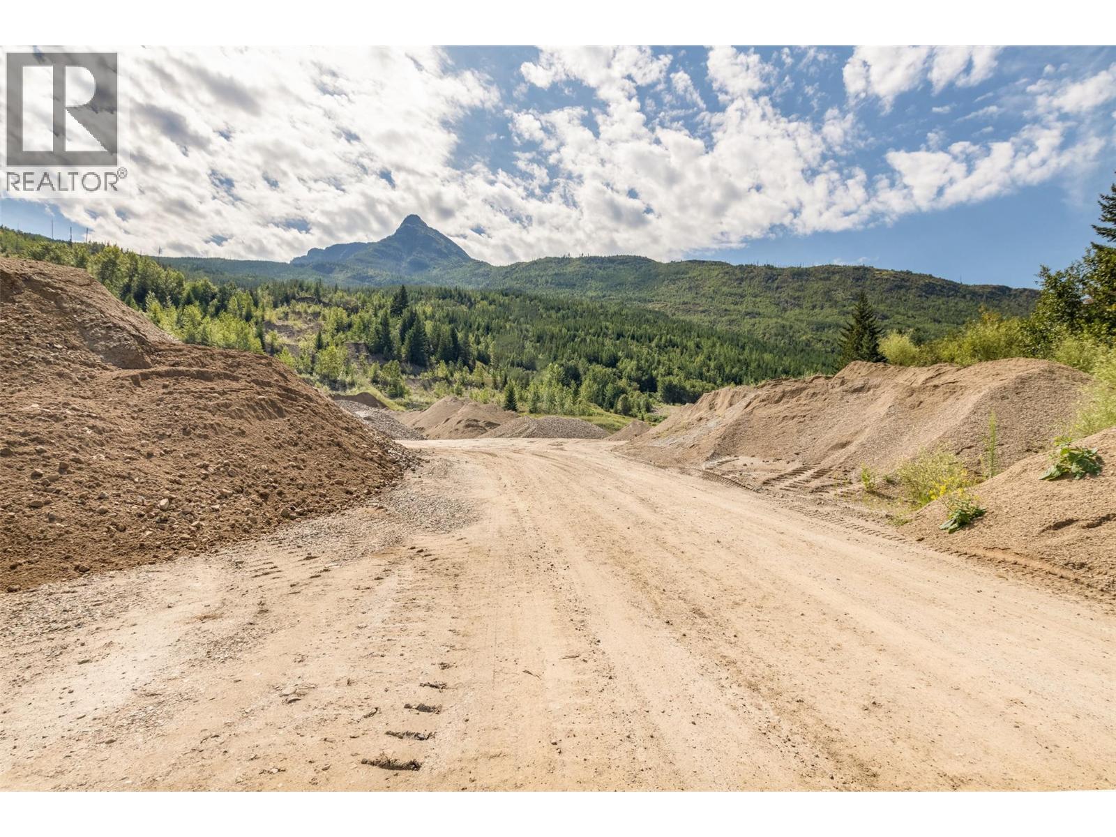 5100 45 Street Sw Property Photo 6