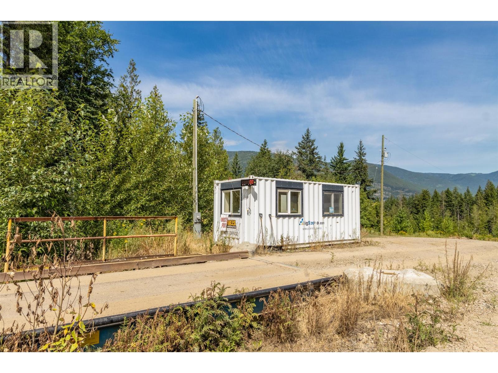 5100 45 Street Sw Property Photo 9