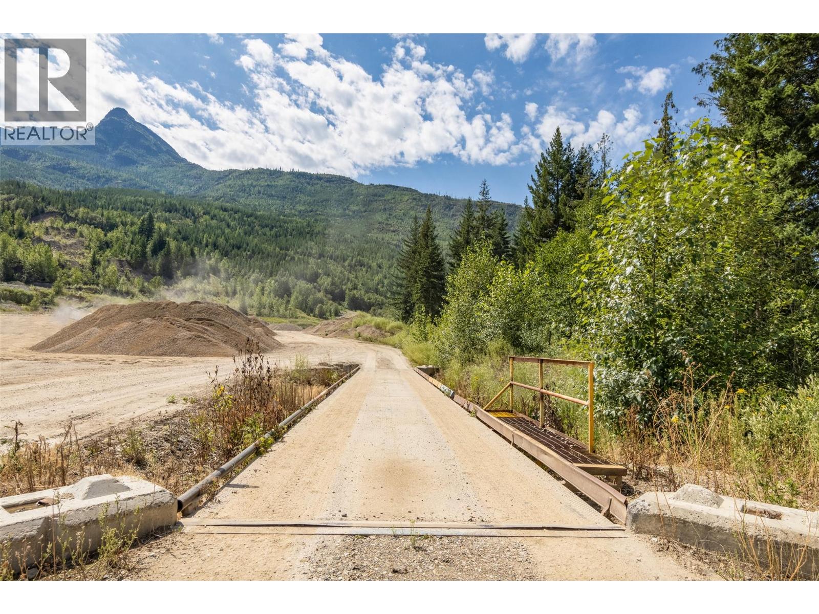 5100 45 Street Sw Property Photo 10