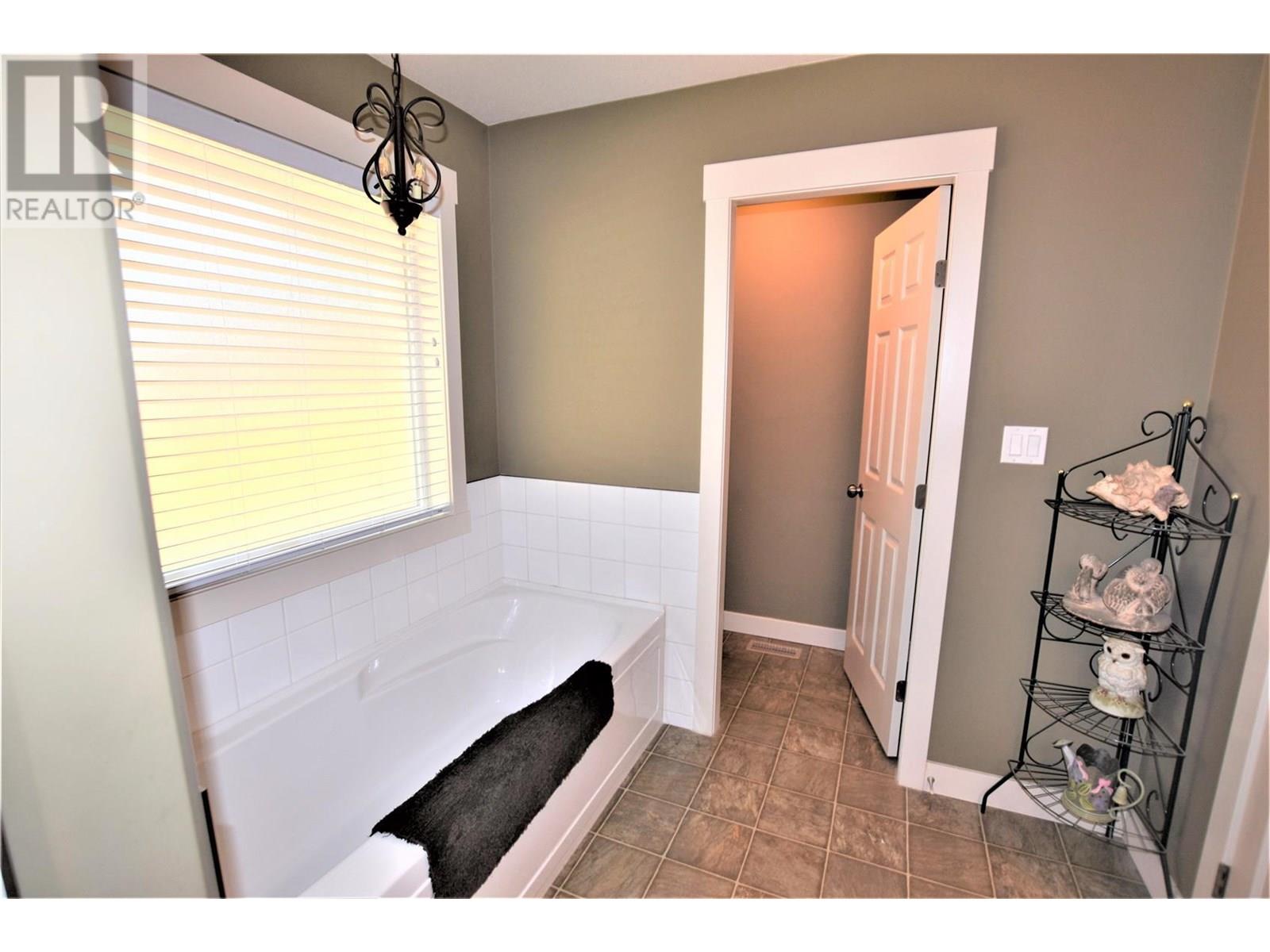 458 Ibis Avenue Property Photo 34