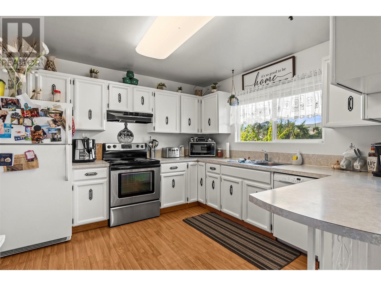 3927 16 Avenue Property Photo 6