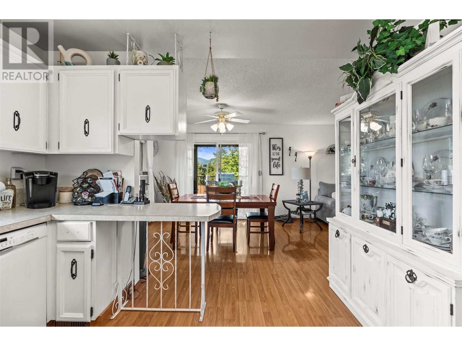 3927 16 Avenue Property Photo 10