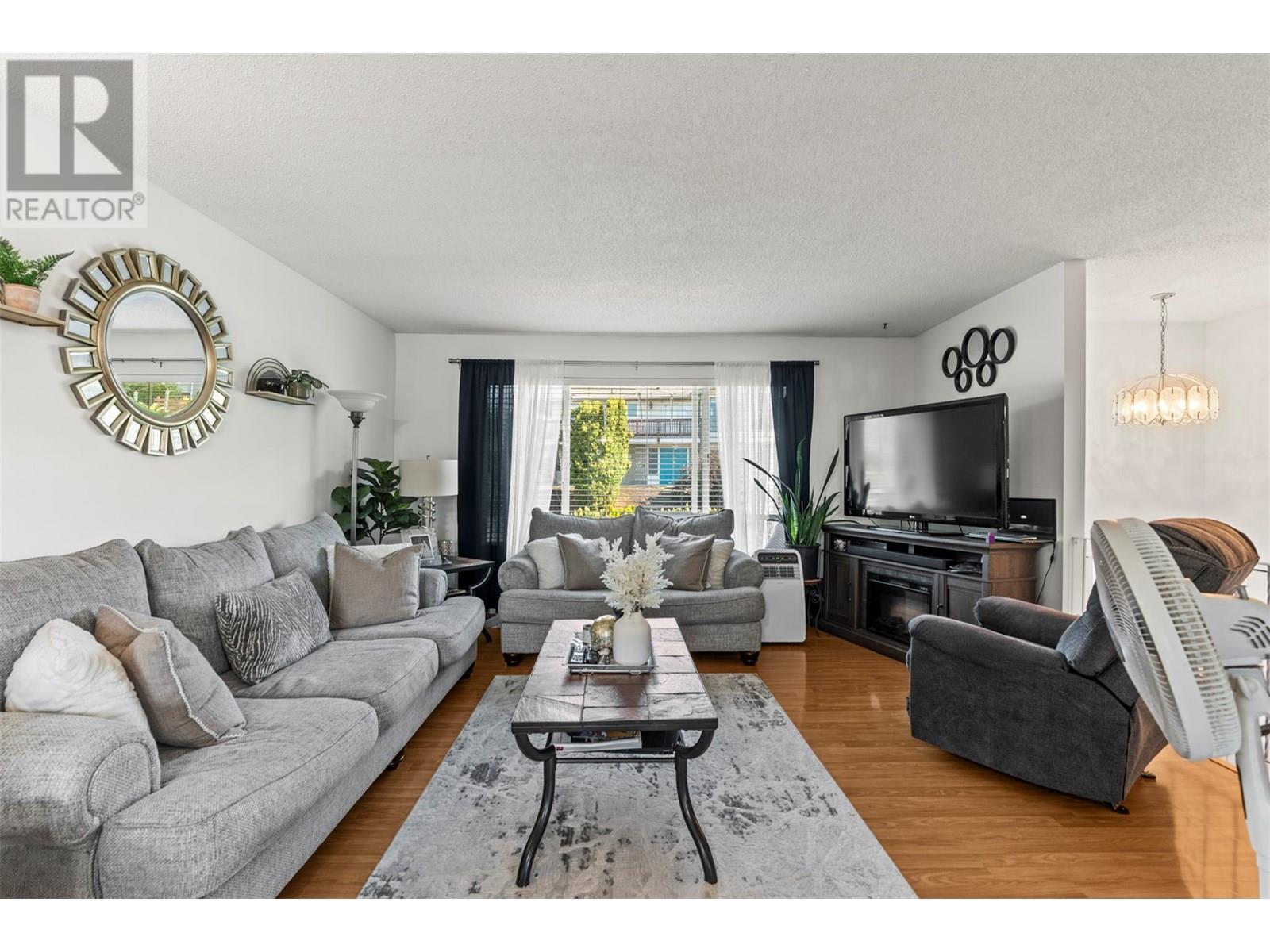 3927 16 Avenue Property Photo 14