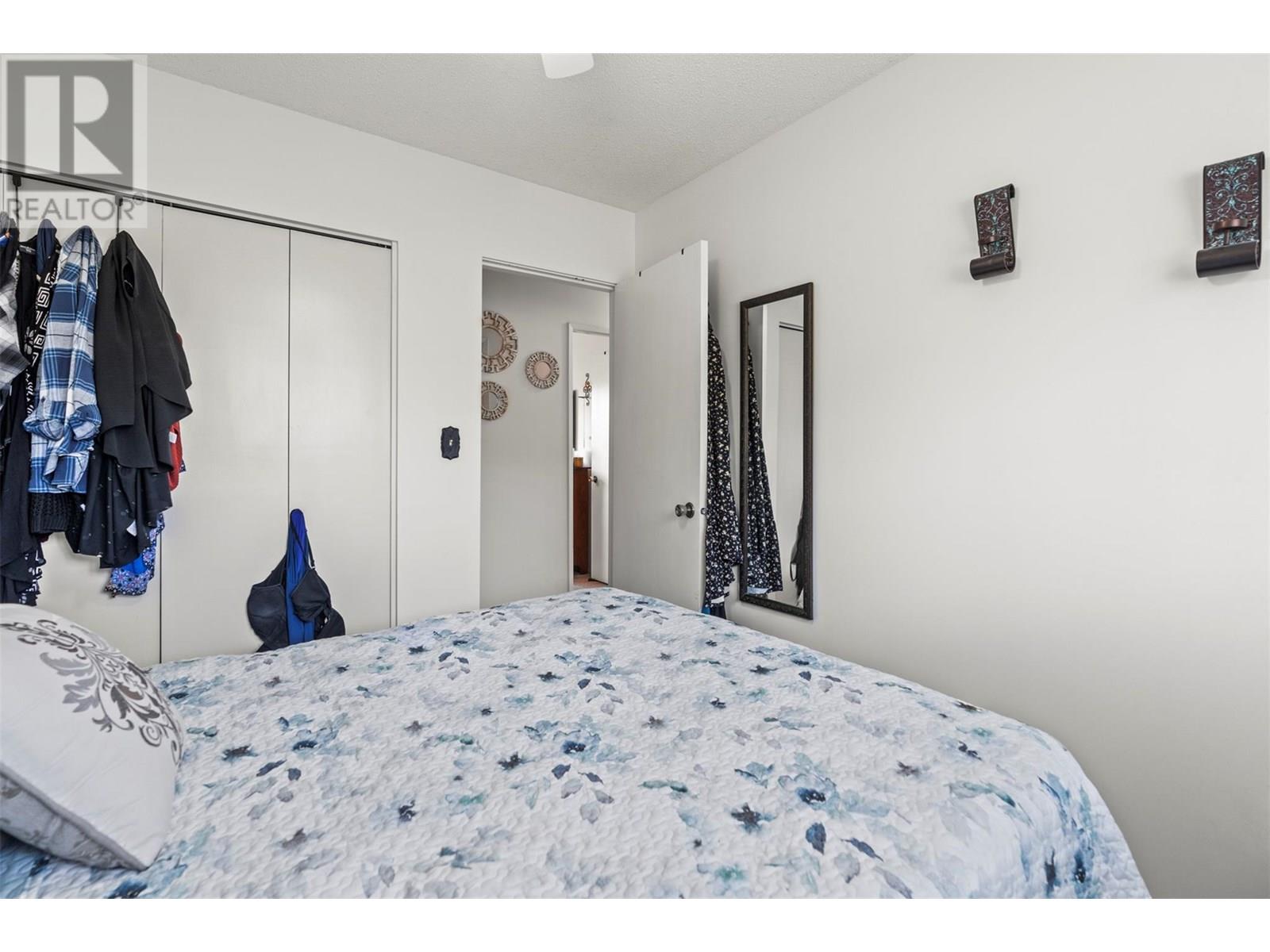 3927 16 Avenue Property Photo 20